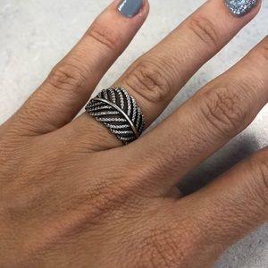 Pandora Light as a Feather Ring